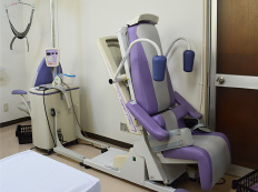 能動型/電動自動間歇牽引装置